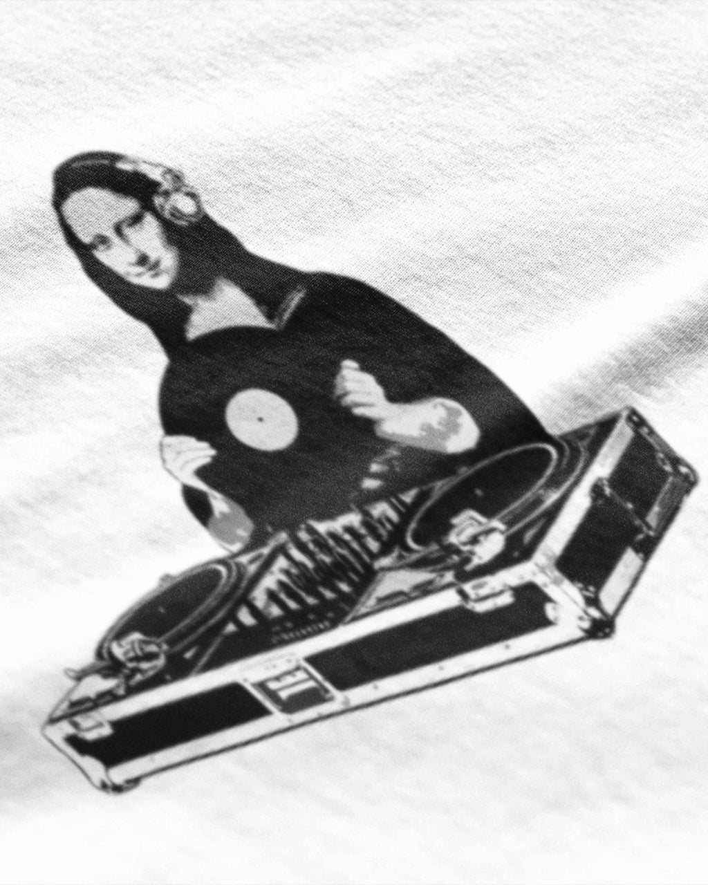 Mona Lisa DJ Graphic T-Shirt - Classic Fit